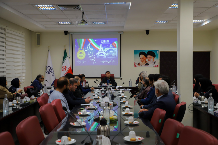 نشست صمیمانه سرپرست دانشگاه بیرجند با مدیران و کارکنان حوزه ریاست برگزار شد